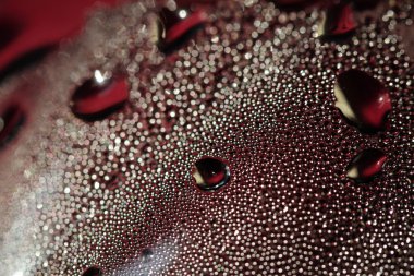 Camdaki su damlaları