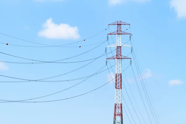 Detalhe do pilão de eletricidade contra — Fotografia de Stock