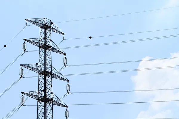 Detay elektrik pilon karşı — Stok fotoğraf