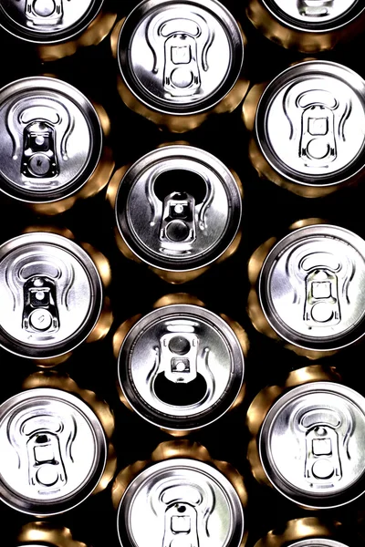 Muitas latas de bebida — Fotografia de Stock