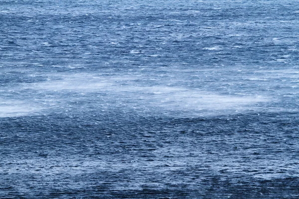 Mar furioso con olas furiosas — Foto de Stock