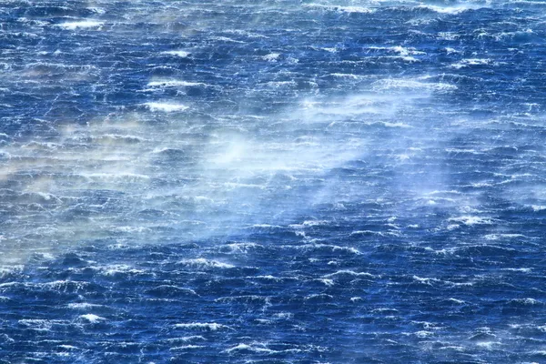 Raging θάλασσα με κύματα έξω φρενών — Φωτογραφία Αρχείου