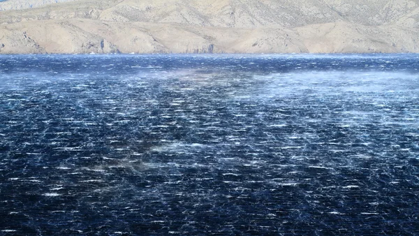 Mar furioso con olas furiosas — Foto de Stock