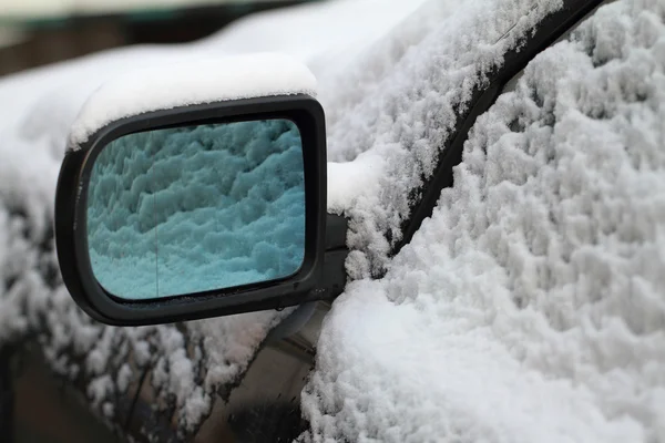 Coche nevado del espejo — Foto de Stock