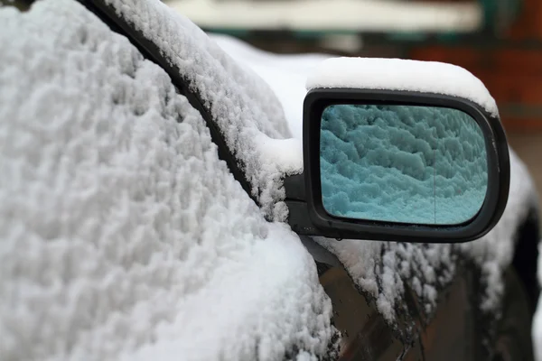 Snowy car — Stock Photo, Image