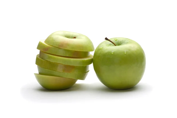 Gröna äpplen hackad — Stockfoto