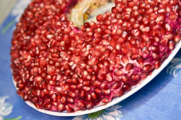 mayonez ve garnet tahıl salatası