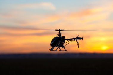rc helikopter resmi