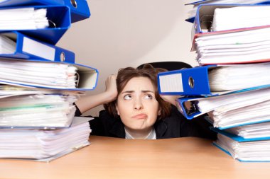 sinirli işkadını klasör ofis deste ile