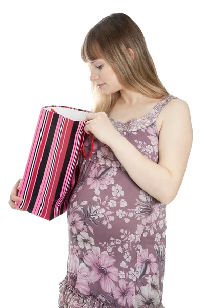 Femme enceinte avec sac à provisions — Photo