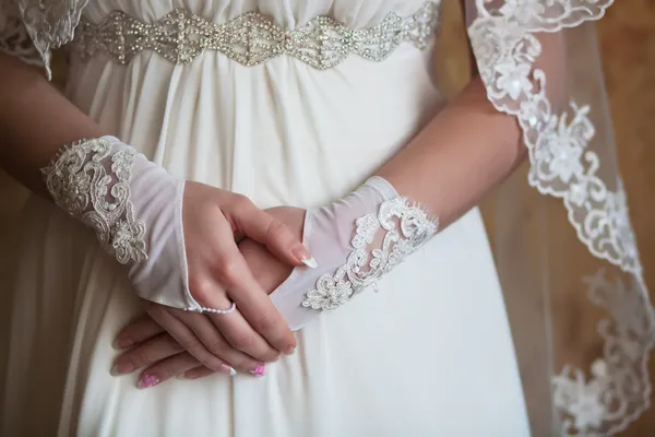 Die Hände der Braut — Stockfoto