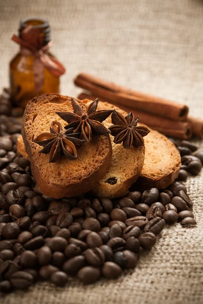 Full-flavored crackers with roasted coffee beans. macro