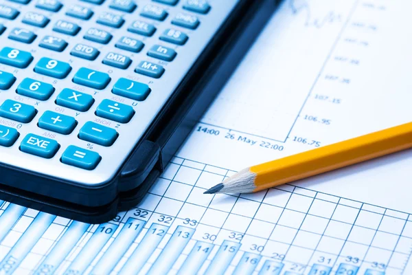 Finanzierung statistischer Diagramme und Taschenrechner — Stockfoto