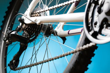 arka dağ bisikleti kaset zinciri ile tekerlek üzerinde