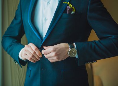 Damat Düğün kutlamaları için hazırlanıyor