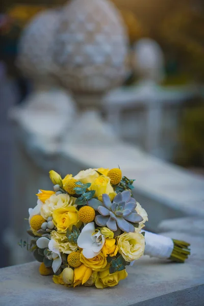 Beautiful wedding bouquet — Stock Photo, Image