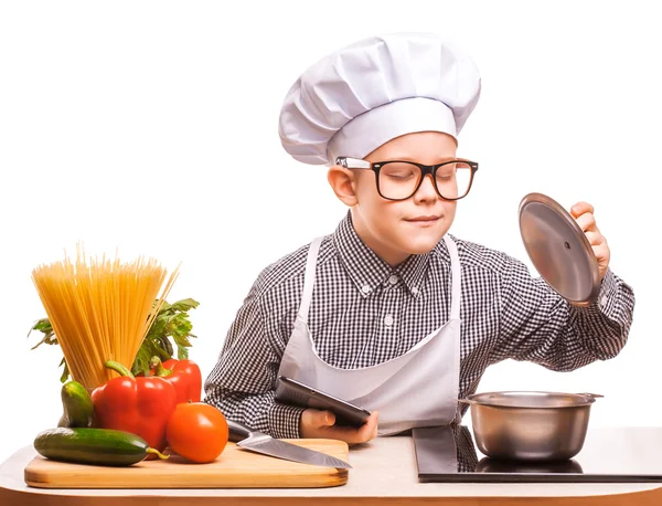 Scullion is cooking on the kitchen — Stock Photo, Image