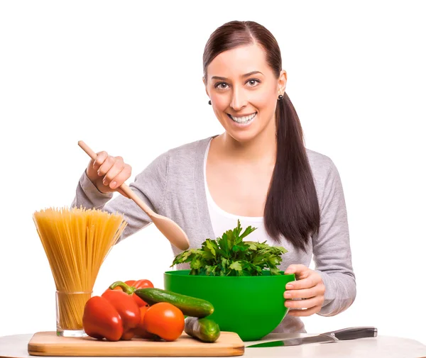 Mãe feliz e som estão cozinhando na cozinha — Fotografia de Stock