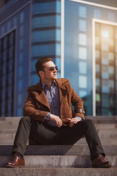 Stylish young man in the city center — Stock Photo, Image