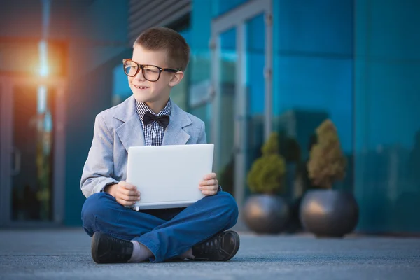 Kid with laptop — Stock Photo, Image