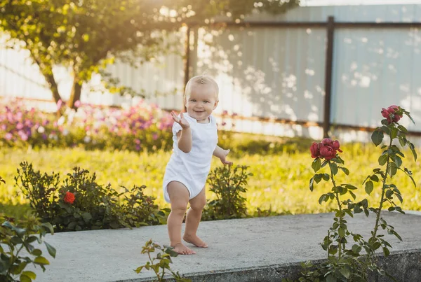 Cute One Year Old Baby Girl Blooming Garden — Stockfoto