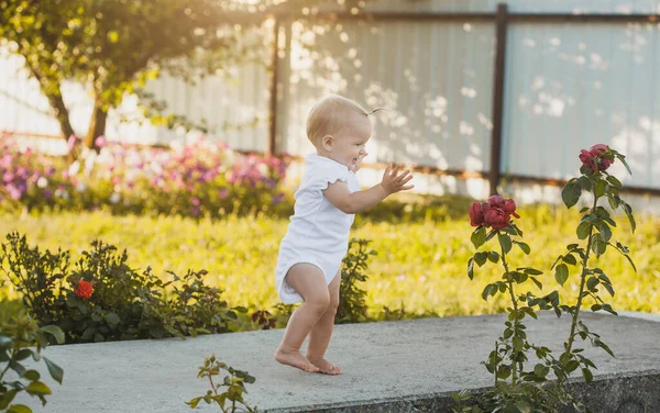 Cute One Year Old Baby Girl Blooming Garden — Stockfoto