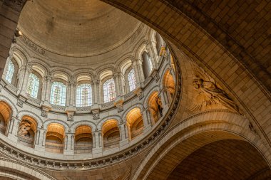 Paris 'teki Sacre Coeur Bazilikası' nın iç kubbesi.