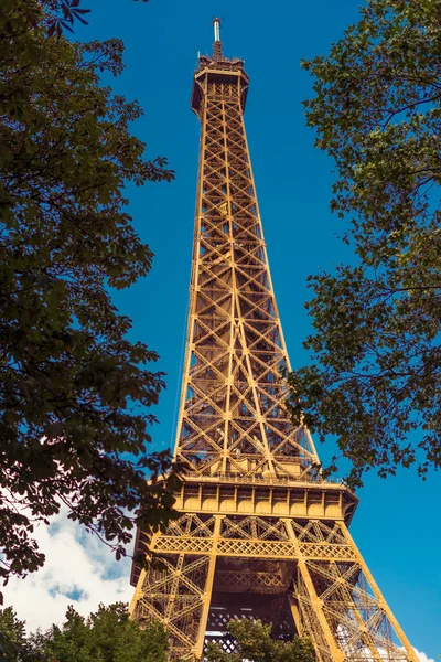 Torre Eiffel Com Árvores Contra Céu Paris França — Fotografia de Stock