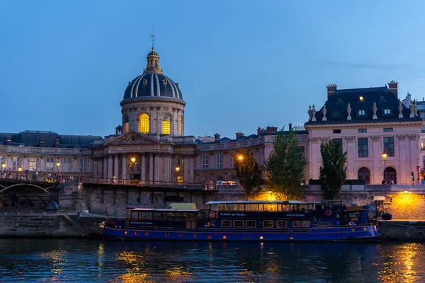 Budynek Instytutu Francji Paryżu Dołu Mostu — Zdjęcie stockowe