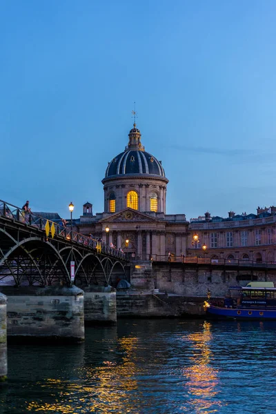 Clădirea Institutului Francez Din Paris Sub Pod — Fotografie, imagine de stoc