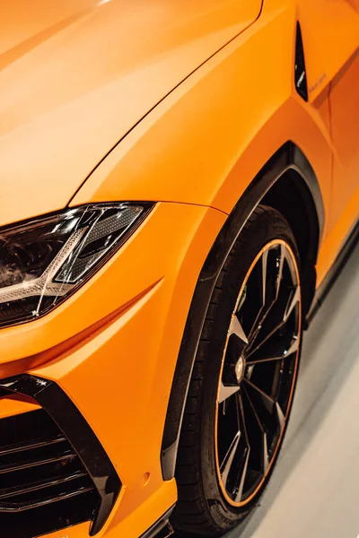 Detail Front Wheel Orange Sports Car You Can See Part — Foto Stock