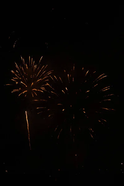 Colección Ligeramente Desenfocada Fuegos Artificiales Contra Fondo Negro Puede Utilizar — Foto de Stock