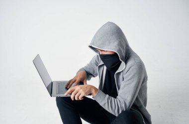 Erkek hırsız anonimlik dikkat kar maskesi yaşam tarzı