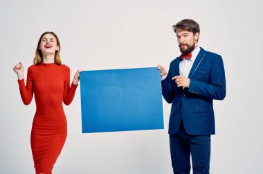 Erkek ve kadın reklam sunumu kopyalama alanı modeli
