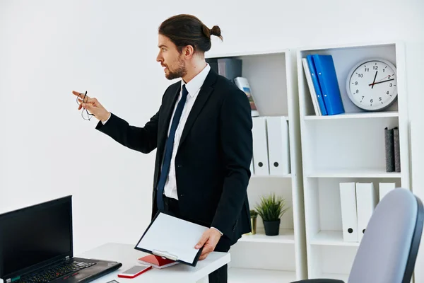 Gerente documentos oficiales oficina de trabajo ejecutivo — Foto de Stock