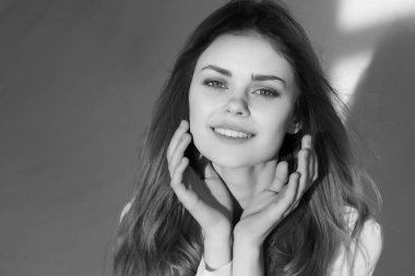 çekici kadın gülümseme moda poz moda