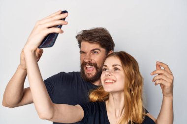 Aile kucaklaşması iletişim arkadaşlığı soyutlanmış bir geçmiş