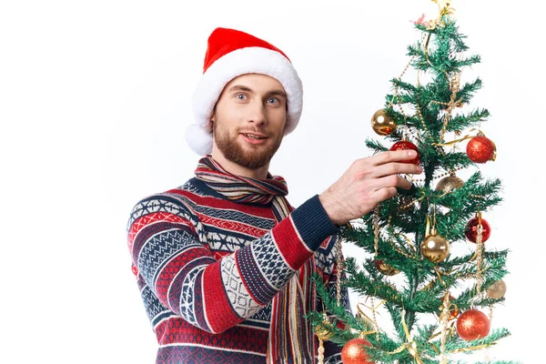 Hombre alegre en Año Nuevo ropa decoración navidad estudio posando — Foto de Stock