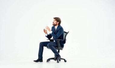 Takım elbiseli bir iş adamı ofis yöneticisi.