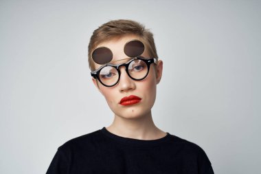 Güzel kadın kozmetik çekici poz veren yaşam tarzı