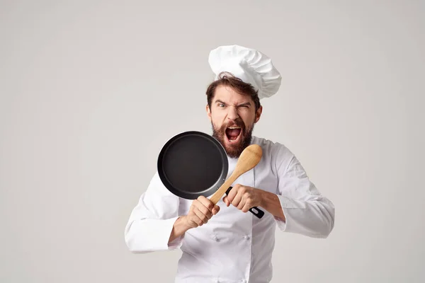 Allegro uomo chef cucina ristorante lavoro di cottura — Foto Stock