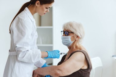 Kadın doktor aşısı pasaport dokunulmazlığı