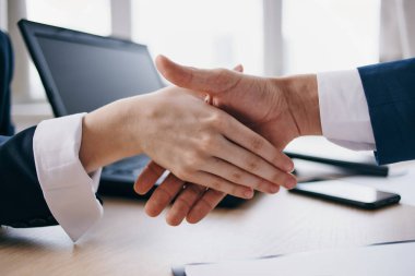 El sıkışma ofisi başarılı iş anlaşması
