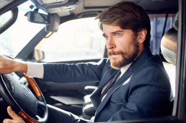 Duygusal adam resmi yolcu şoförü yol başarısı