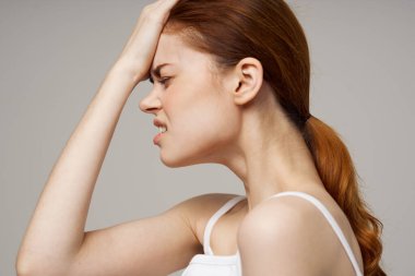 Huysuz kadın depresyonu belirtileri baş ağrısı izole edilmiş bir geçmiş