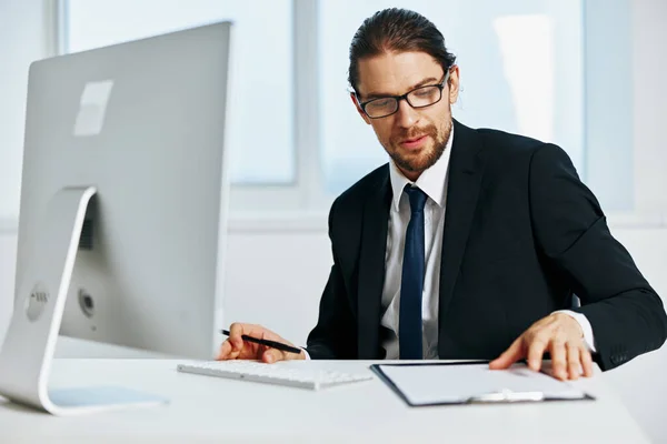 Male Manager Working Computer — Stock Photo, Image