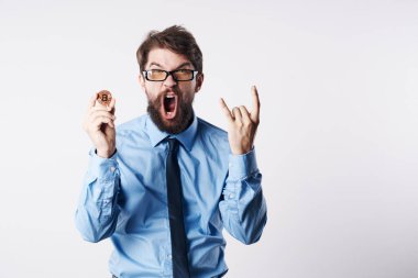 İş adamı Bitcoin teknolojisi pazarlama yatırımını finanse eder etmez