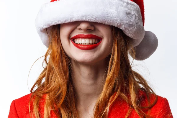 サンタの衣装を身に着けている女性ファッション贅沢ポーズ休日クリスマス — ストック写真