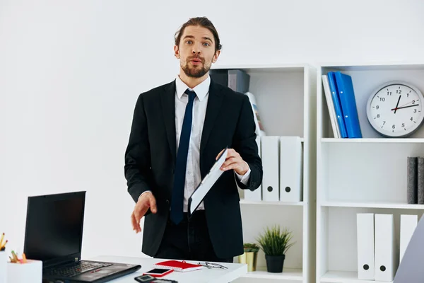 Geschäftsmann offizielle Dokumente Arbeit Büro Exekutive — Stockfoto