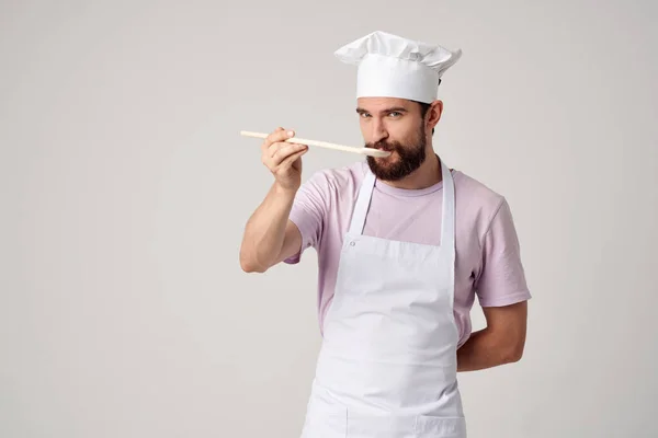 Chef Maschio Con Tappo Sulla Testa Degustazione Cibo — Foto Stock